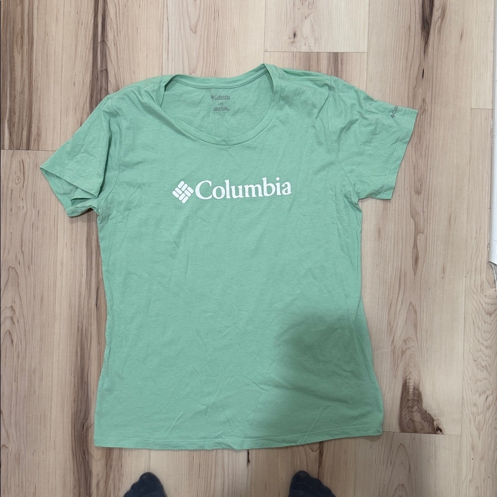 Columbia Women's Mint Green Short Sleeve Tee